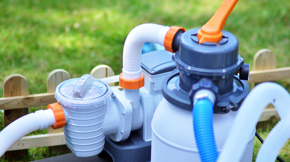 Pool pump and filter equipment